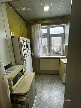 Satılır 2 otaqlı köhnə tikili 50 m²