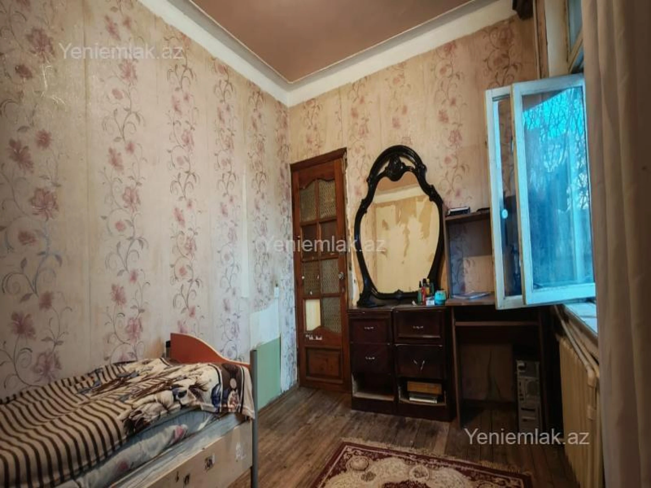 Satılır 3 otaqlı köhnə tikili 60 m²