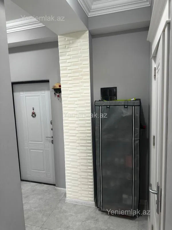 Satılır 2 otaqlı köhnə tikili 75 m²