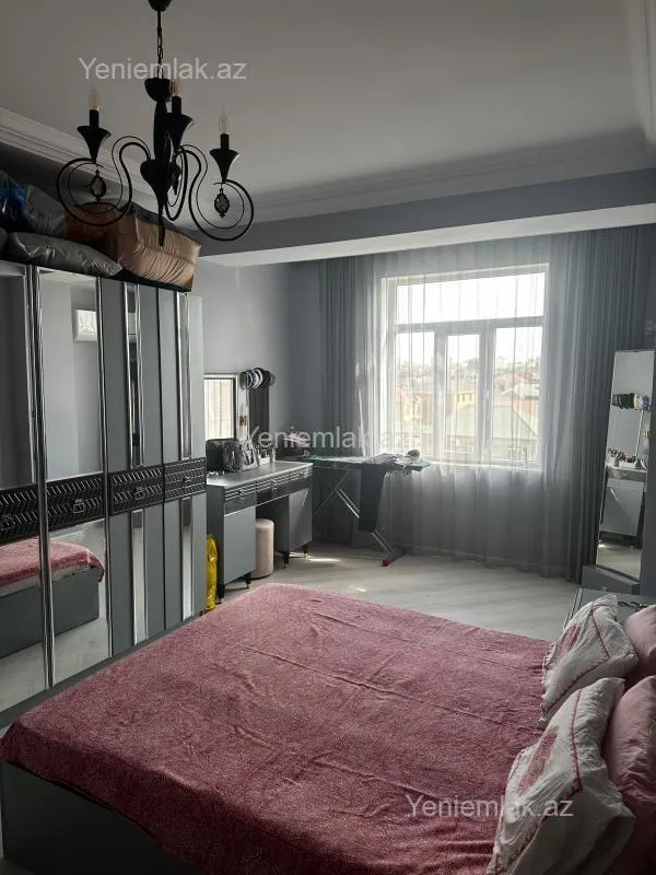 Satılır 2 otaqlı köhnə tikili 75 m²