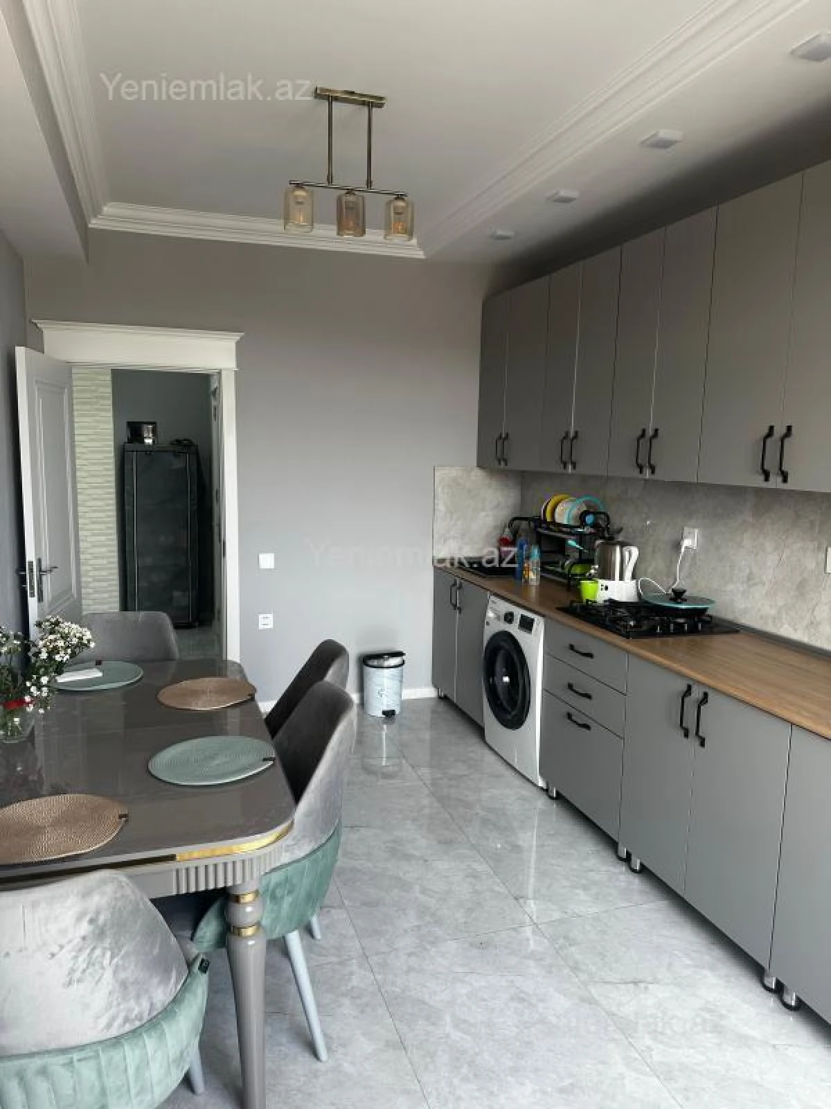 Satılır 2 otaqlı köhnə tikili 75 m²
