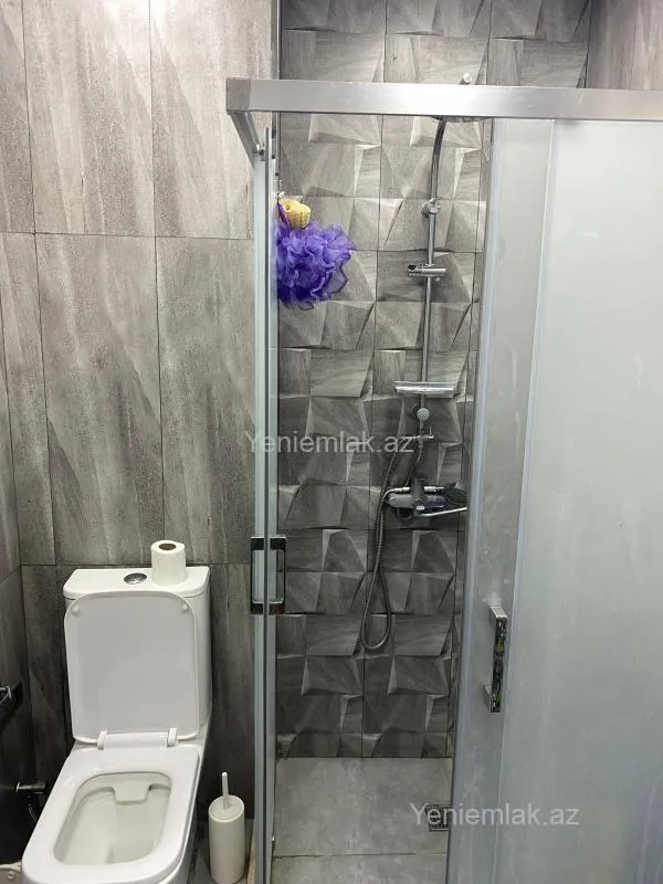 Satılır 2 otaqlı köhnə tikili 75 m²
