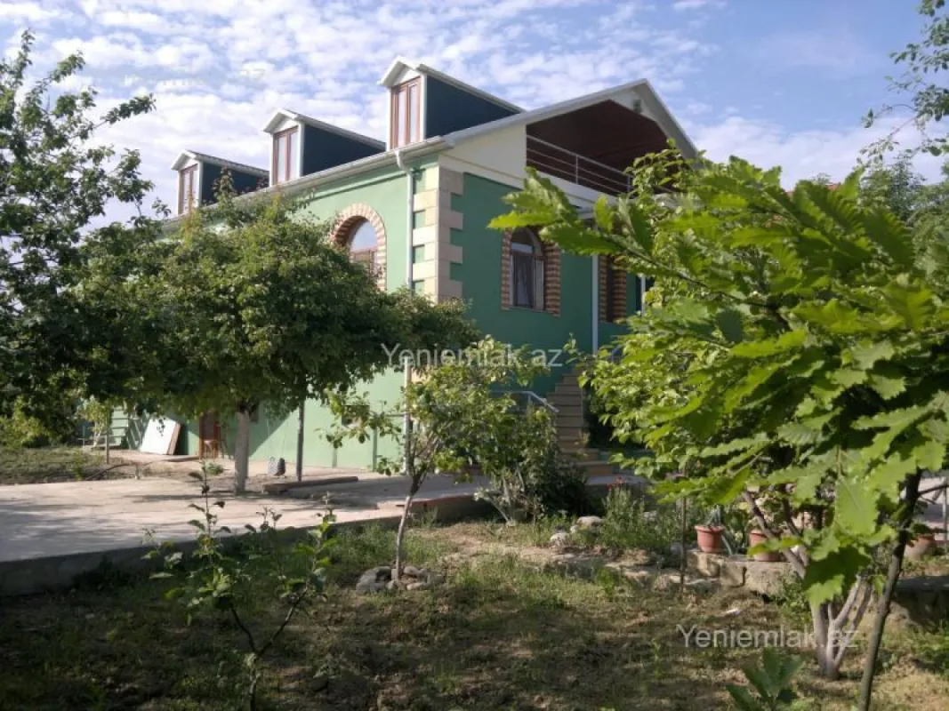 Satılır 5 otaqlı həyət evi 170 m²
