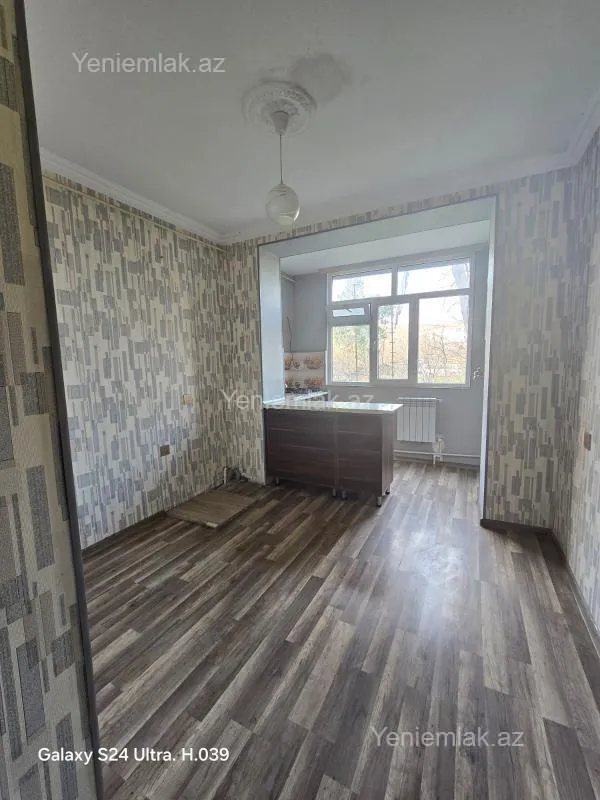 Satılır 2 otaqlı köhnə tikili 56 m²