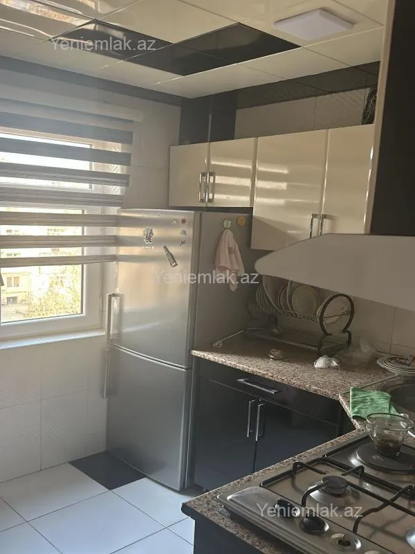 Satılır 3 otaqlı köhnə tikili 72 m²