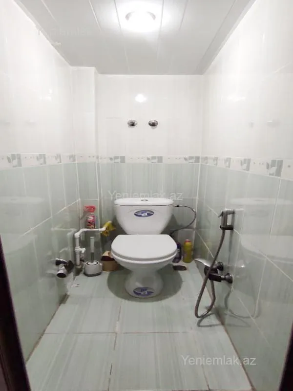 Satılır 4 otaqlı köhnə tikili 110 m²