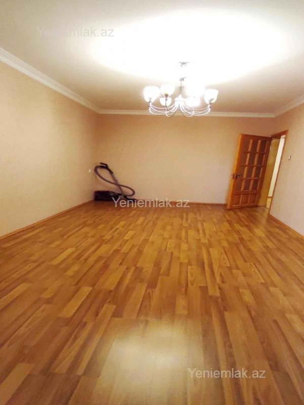 Satılır 4 otaqlı köhnə tikili 110 m²
