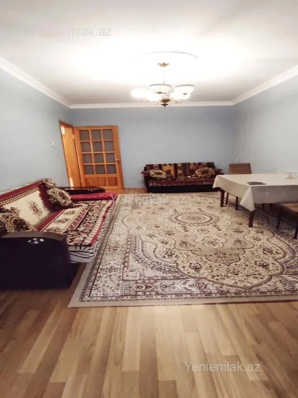 Satılır 4 otaqlı köhnə tikili 110 m²
