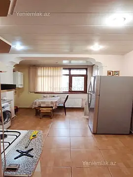 Satılır 4 otaqlı köhnə tikili 110 m²