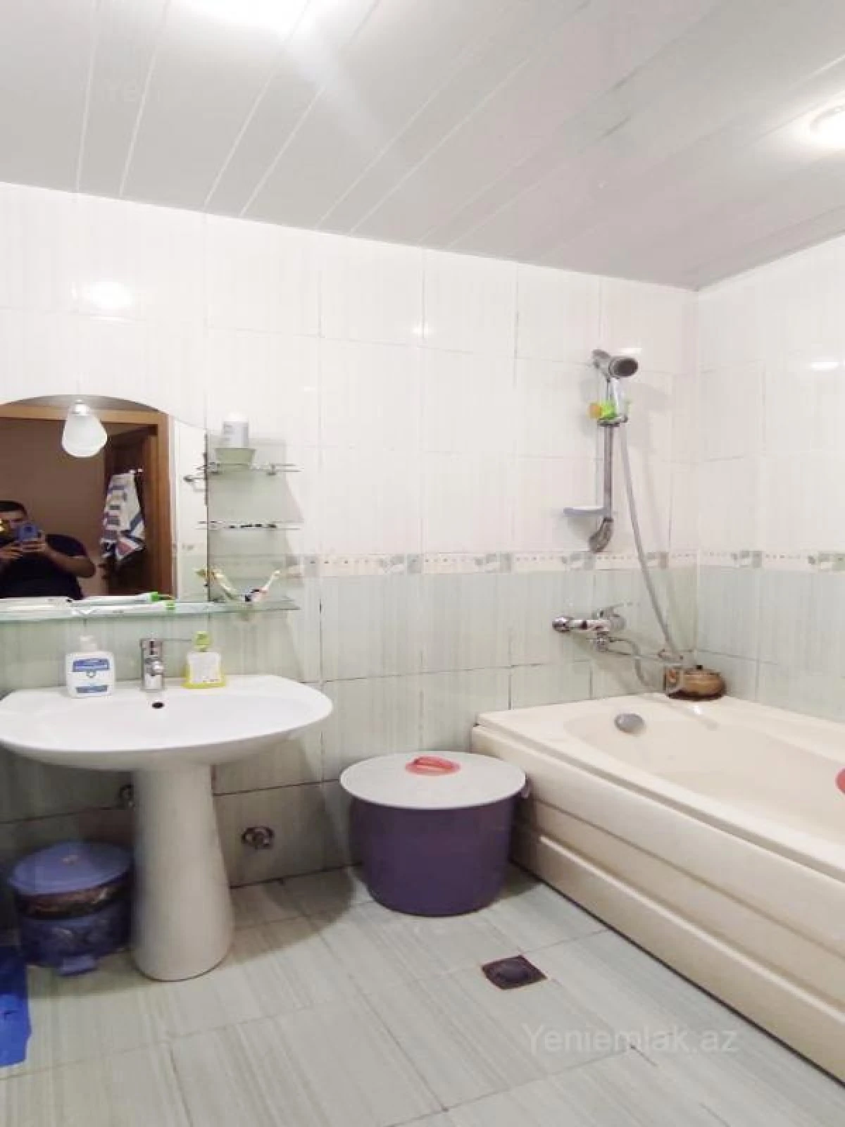 Satılır 4 otaqlı köhnə tikili 110 m²