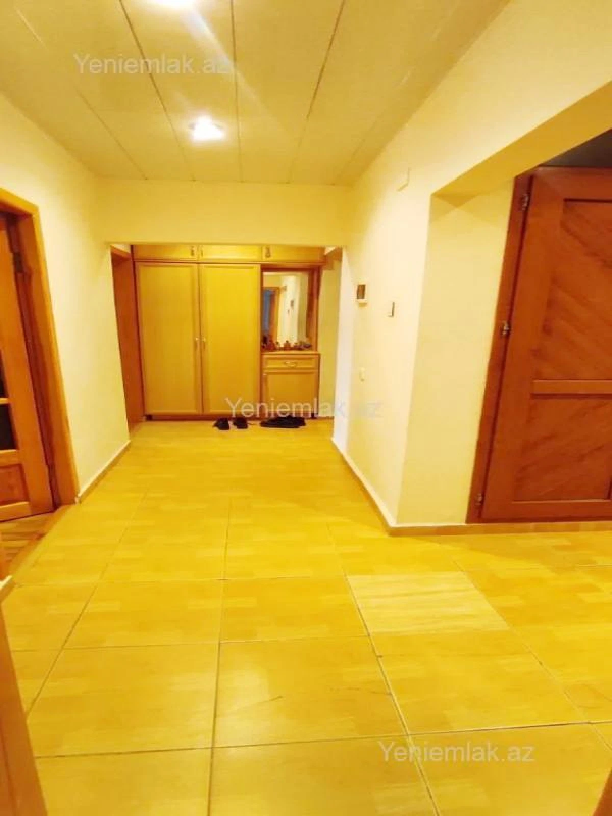 Satılır 4 otaqlı köhnə tikili 110 m²