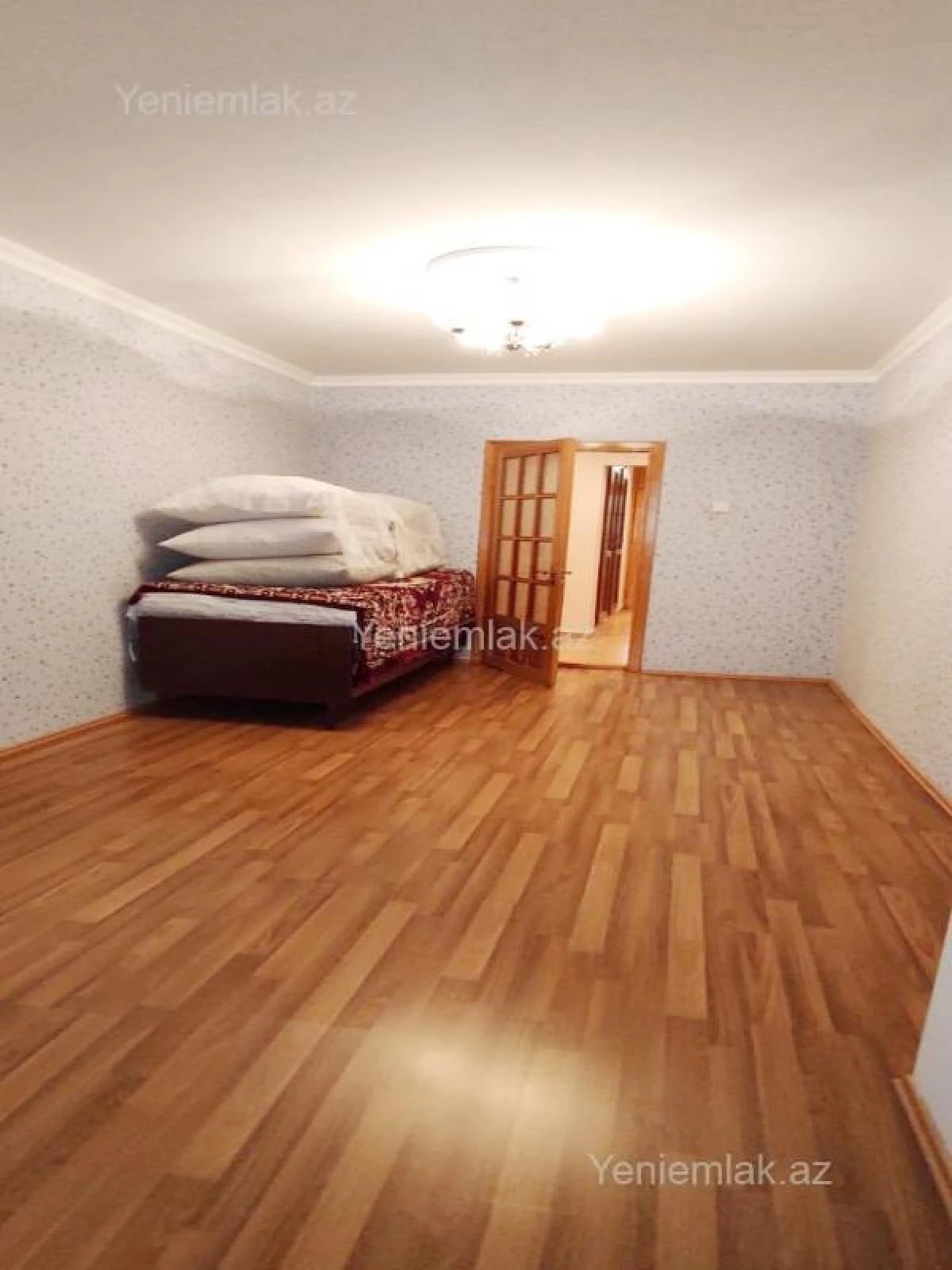 Satılır 4 otaqlı köhnə tikili 110 m²