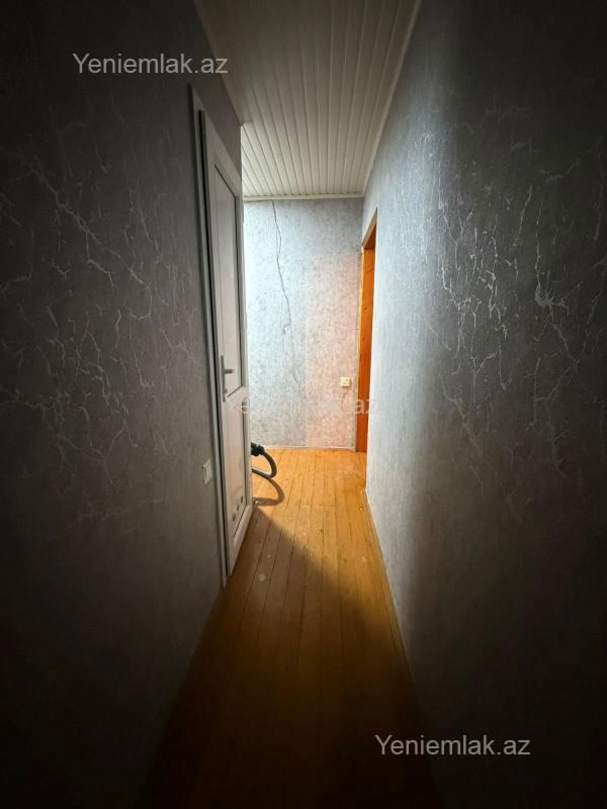 Satılır 2 otaqlı köhnə tikili 50 m²