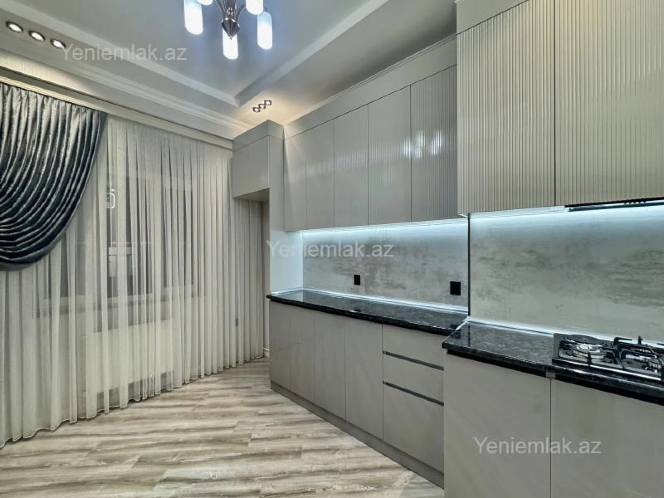 Satılır 3 otaqlı yeni tikili 98 m²