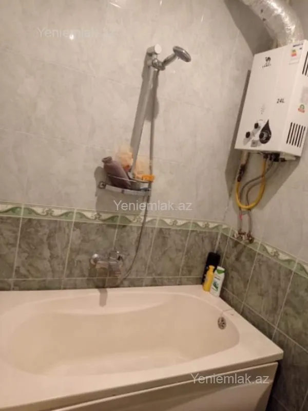 Satılır 2 otaqlı köhnə tikili 55 m²