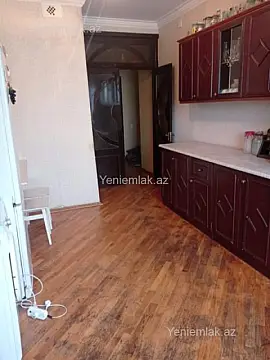Satılır 2 otaqlı köhnə tikili 55 m²