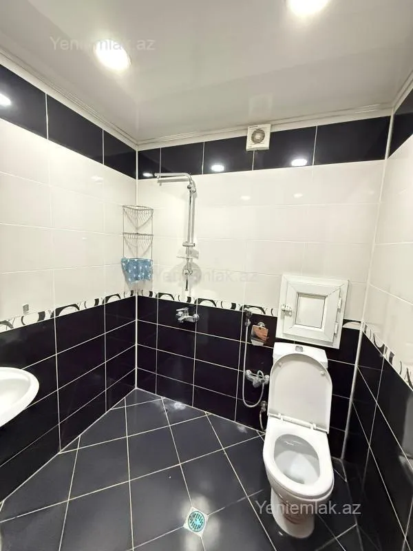 Satılır 3 otaqlı yeni tikili 107 m²