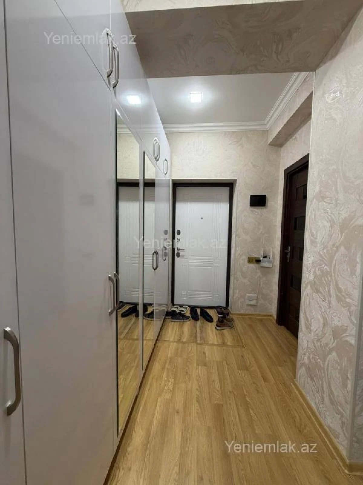 Satılır 3 otaqlı yeni tikili 82 m²