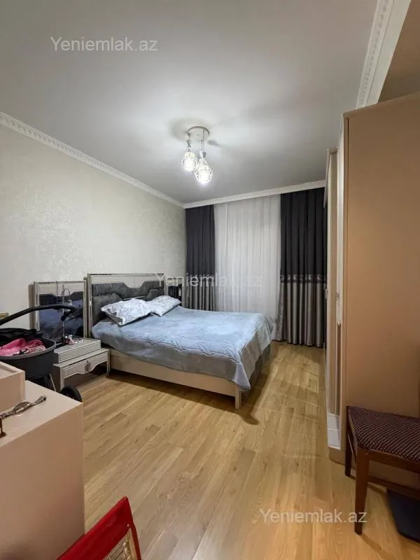 Satılır 3 otaqlı yeni tikili 82 m²