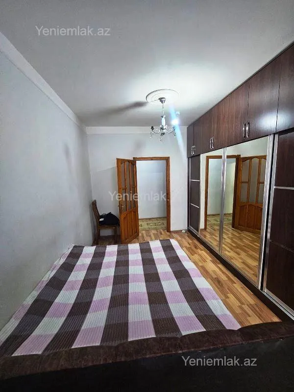 Satılır 2 otaqlı köhnə tikili 65 m²