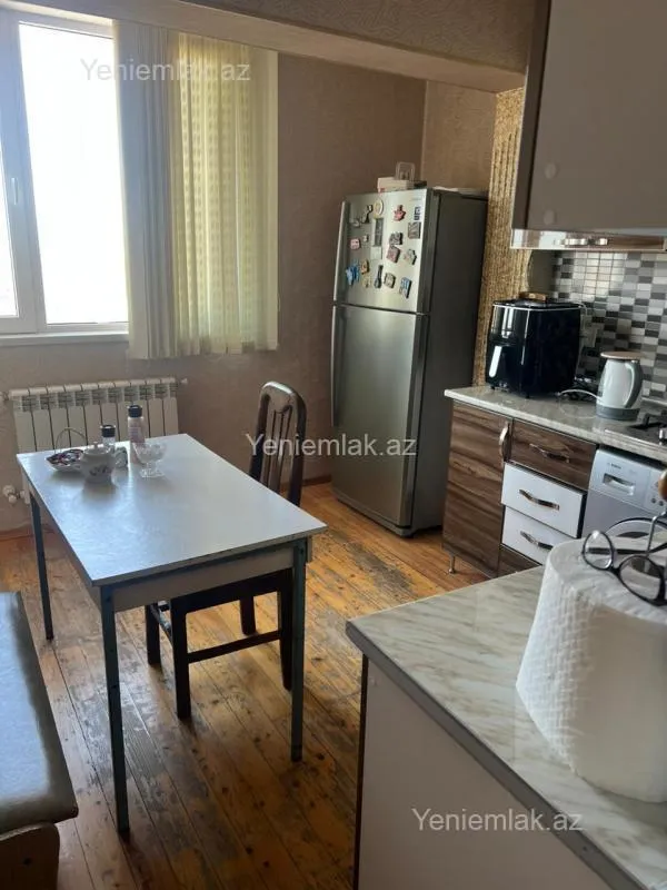 Satılır 5 otaqlı köhnə tikili 110 m²