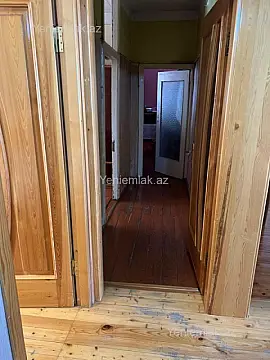 Satılır 5 otaqlı köhnə tikili 110 m²