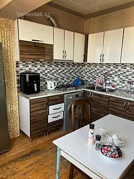 Satılır 5 otaqlı köhnə tikili 110 m²