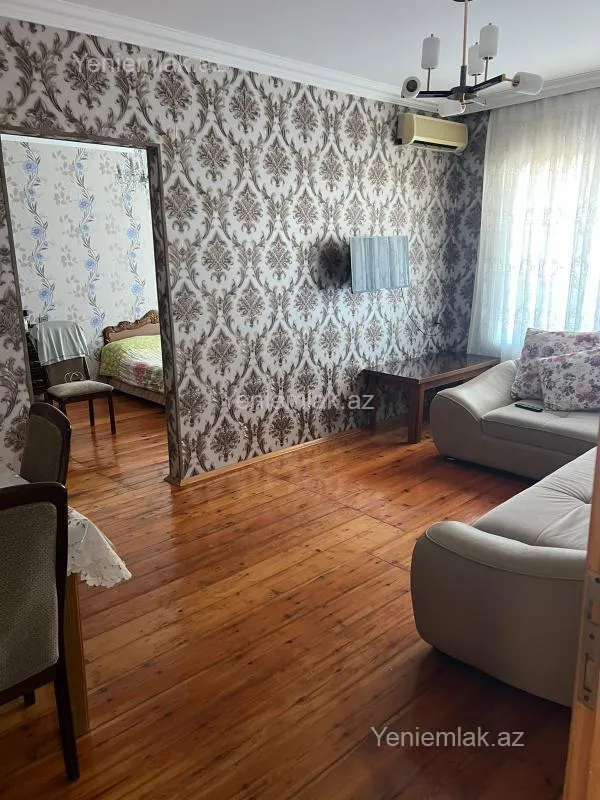 Satılır 5 otaqlı köhnə tikili 110 m²