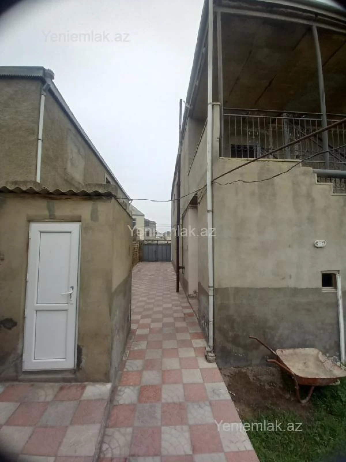 Satılır 6 otaqlı həyət evi 250 m²