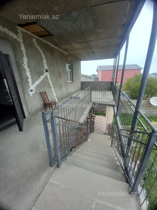 Satılır 6 otaqlı həyət evi 250 m²