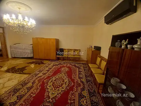 Satılır 6 otaqlı həyət evi 250 m²