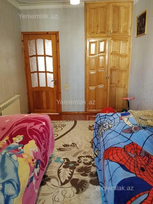 Satılır 3 otaqlı köhnə tikili 80 m²