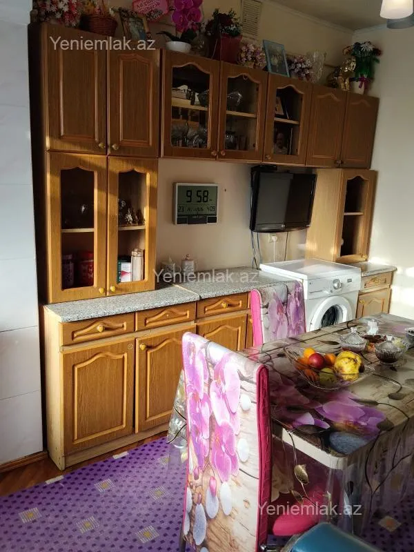 Satılır 3 otaqlı köhnə tikili 80 m²