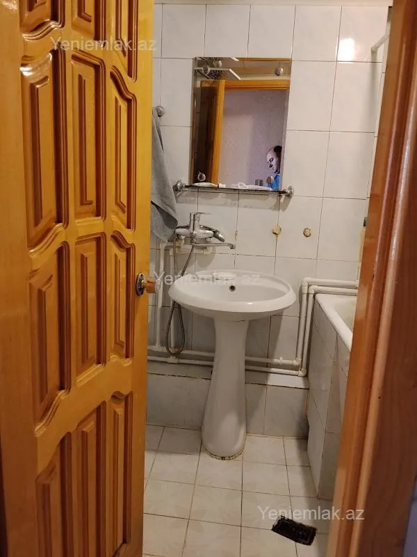 Satılır 3 otaqlı köhnə tikili 80 m²