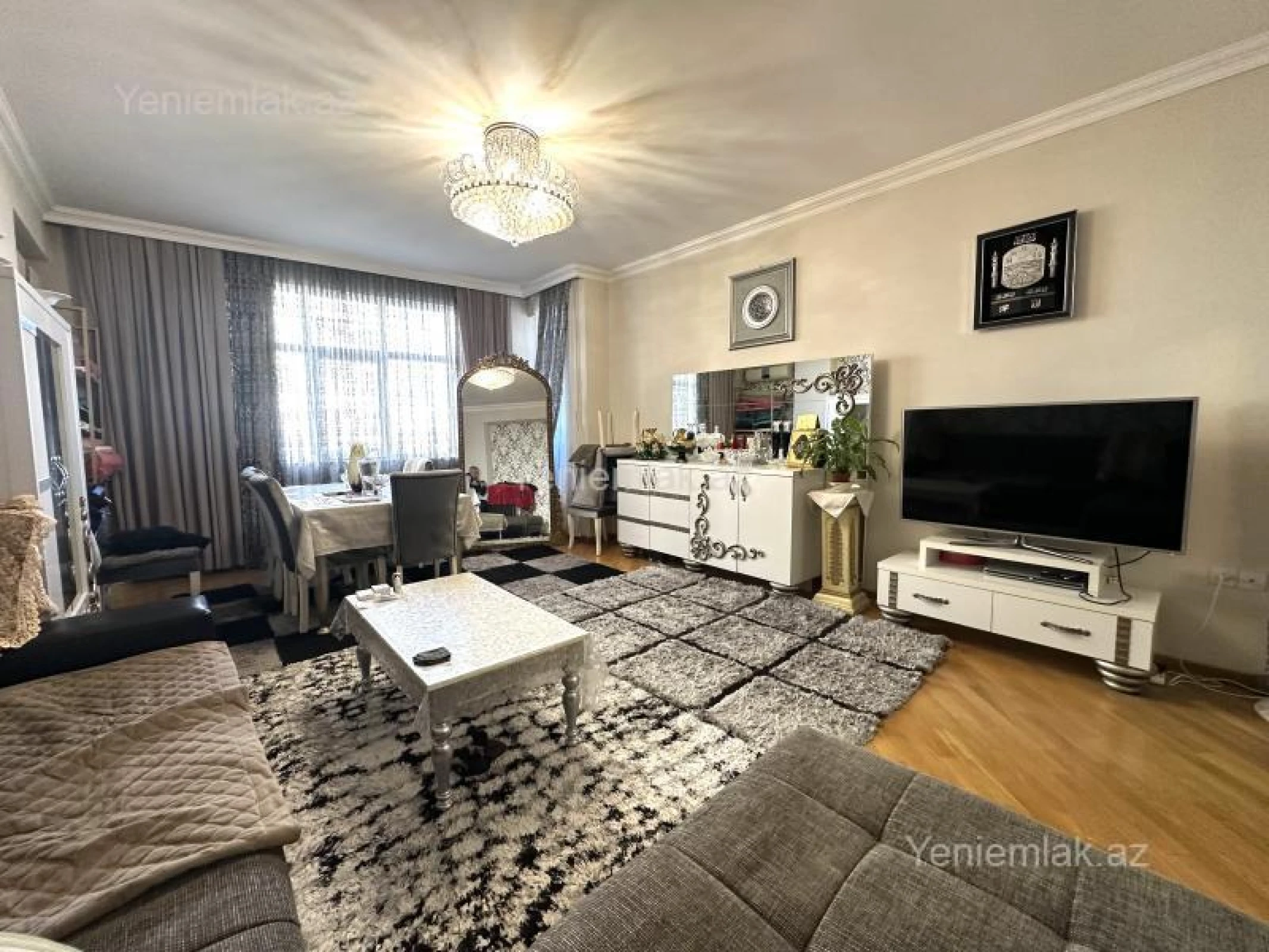 Satılır 3 otaqlı yeni tikili 135 m²