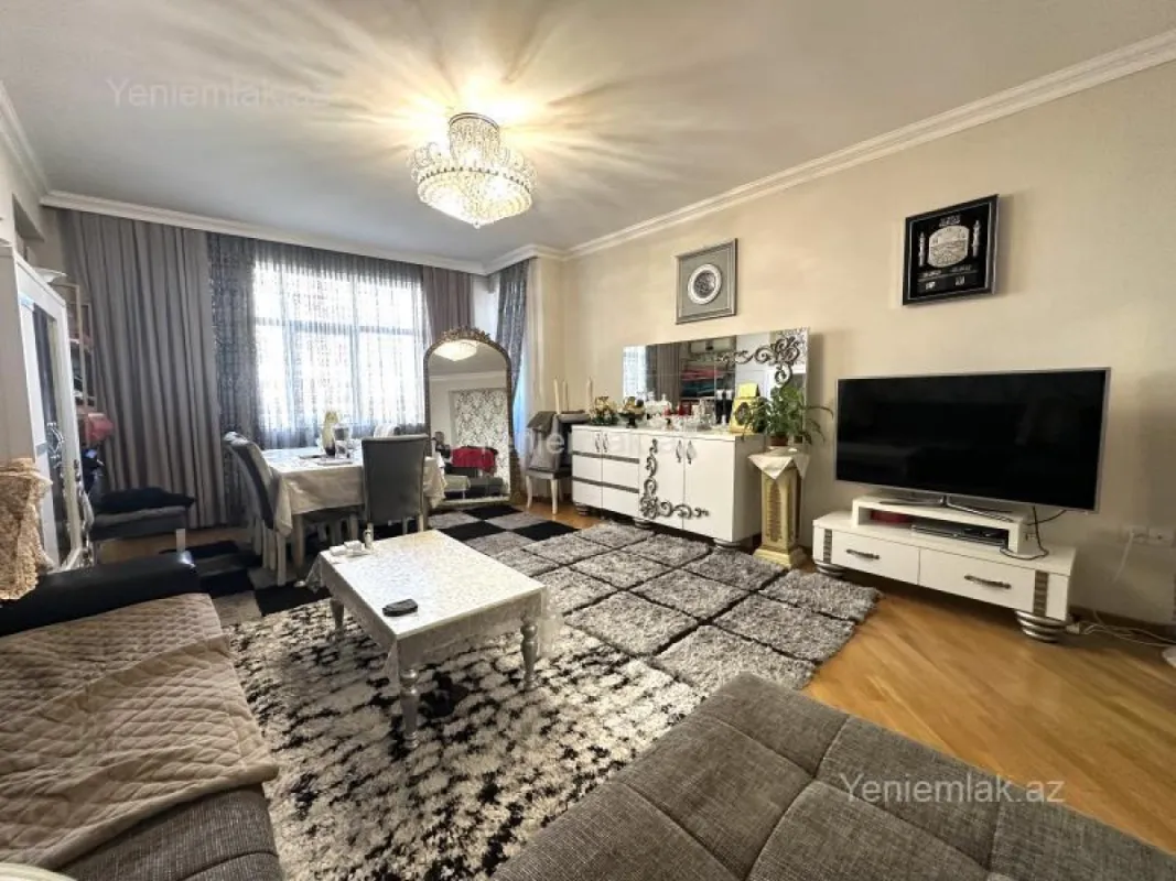 Satılır 3 otaqlı yeni tikili 135 m²