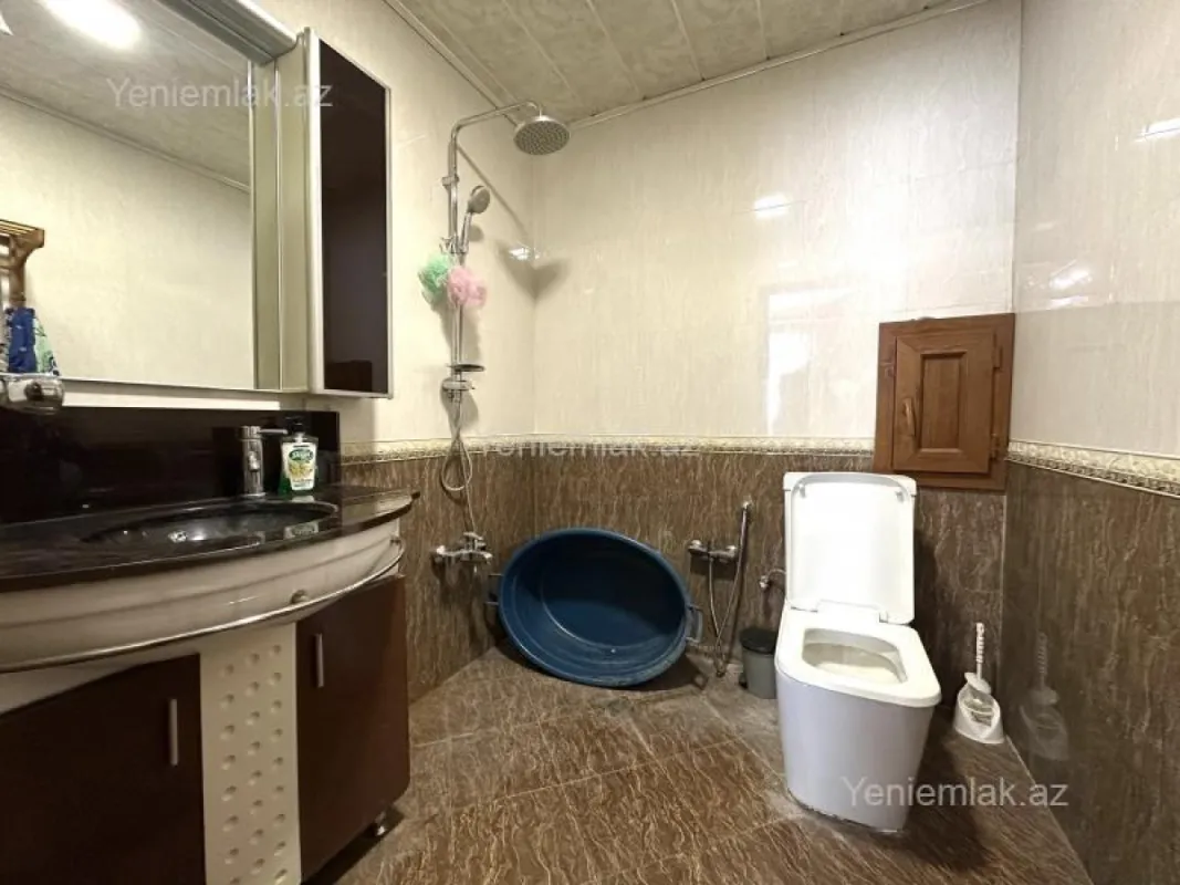 Satılır 3 otaqlı yeni tikili 135 m²