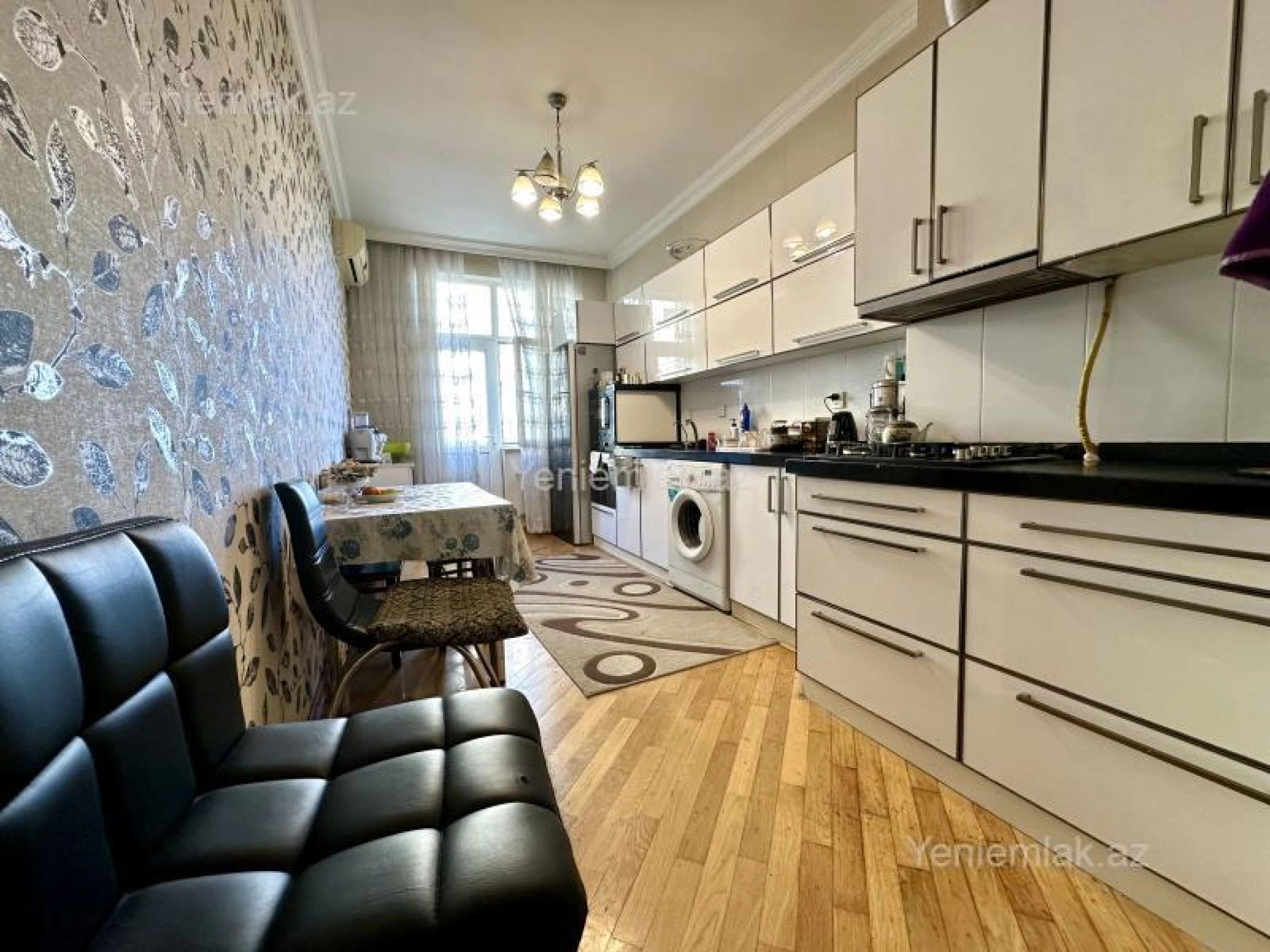 Satılır 3 otaqlı yeni tikili 135 m²