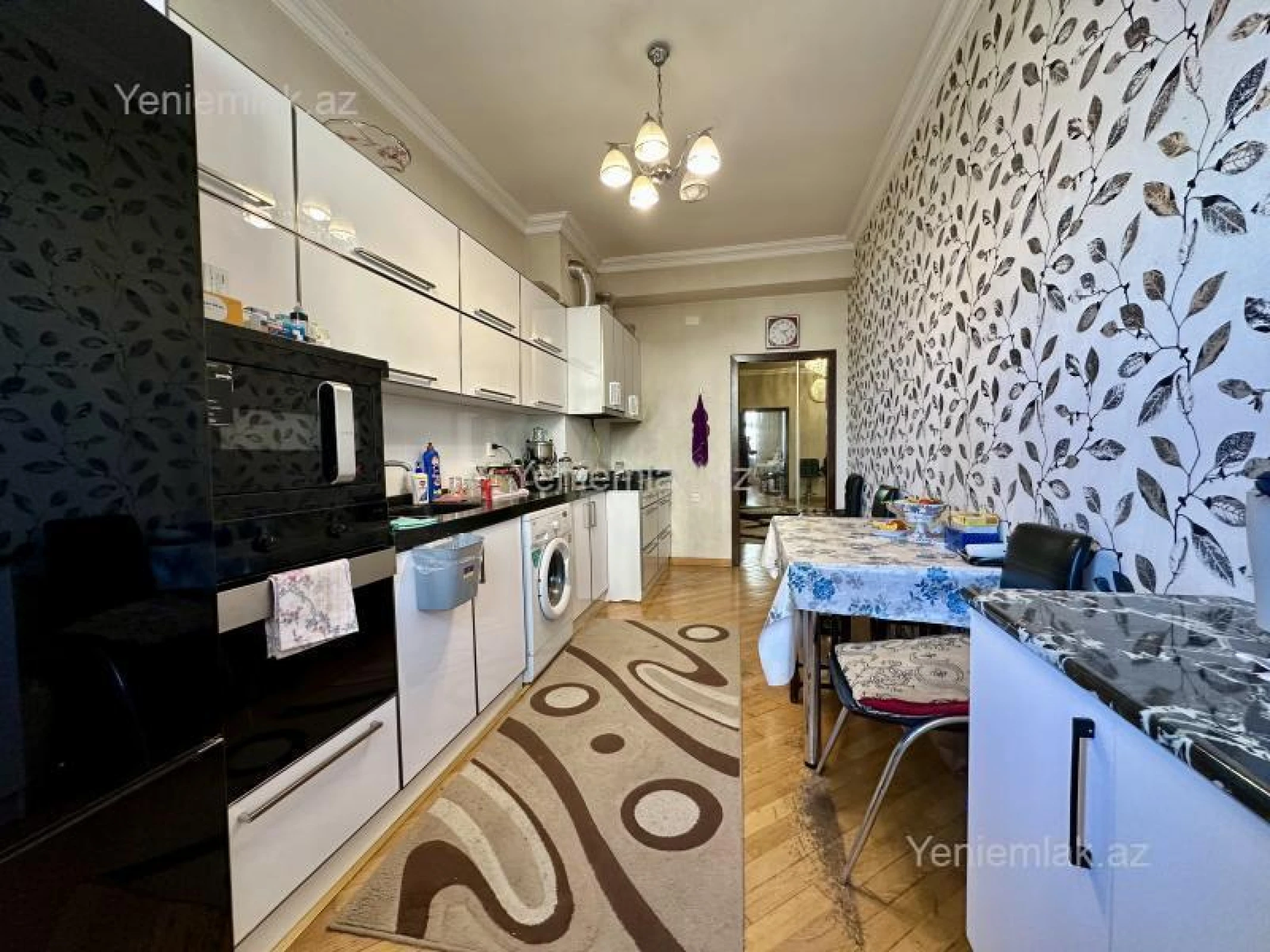 Satılır 3 otaqlı yeni tikili 135 m²