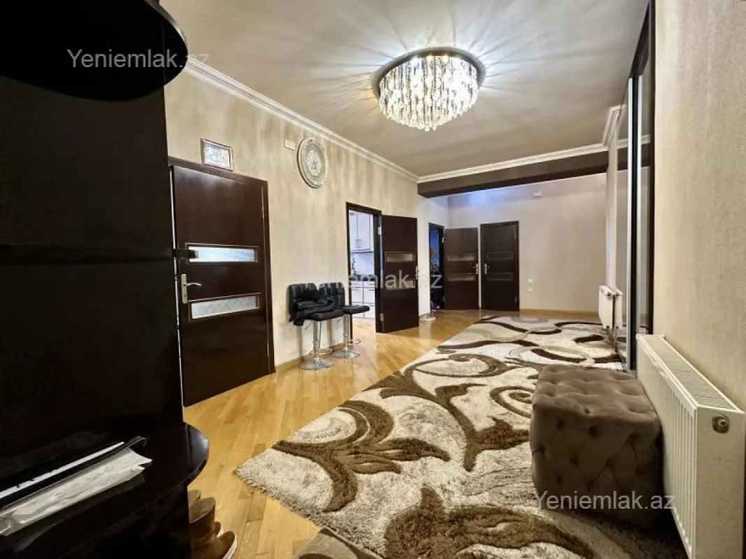Satılır 3 otaqlı yeni tikili 135 m²