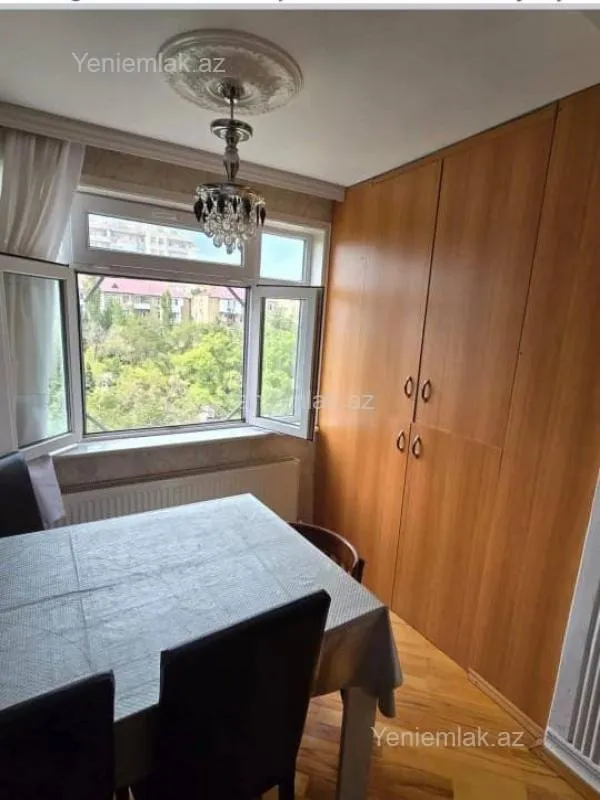 Satılır 3 otaqlı köhnə tikili 68 m²