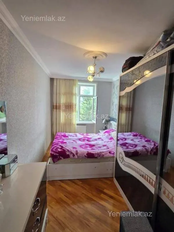 Satılır 3 otaqlı köhnə tikili 68 m²
