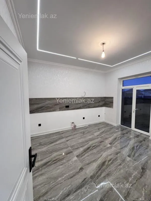 Satılır 5 otaqlı həyət evi 140 m²