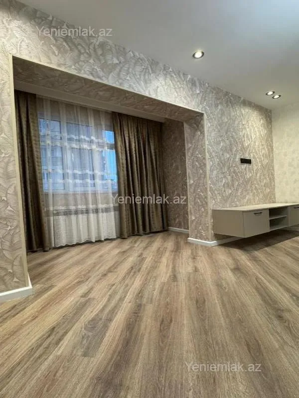 Satılır 2 otaqlı köhnə tikili 45 m²