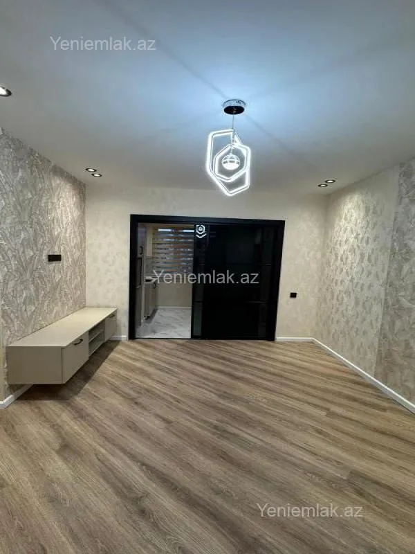 Satılır 2 otaqlı köhnə tikili 45 m²
