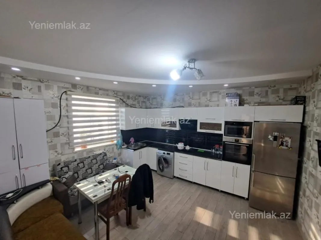 Satılır 5 otaqlı həyət evi 280 m²