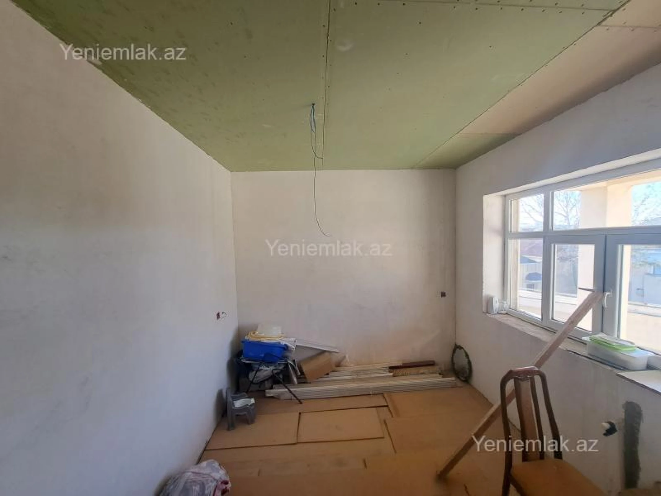 Satılır 5 otaqlı həyət evi 280 m²