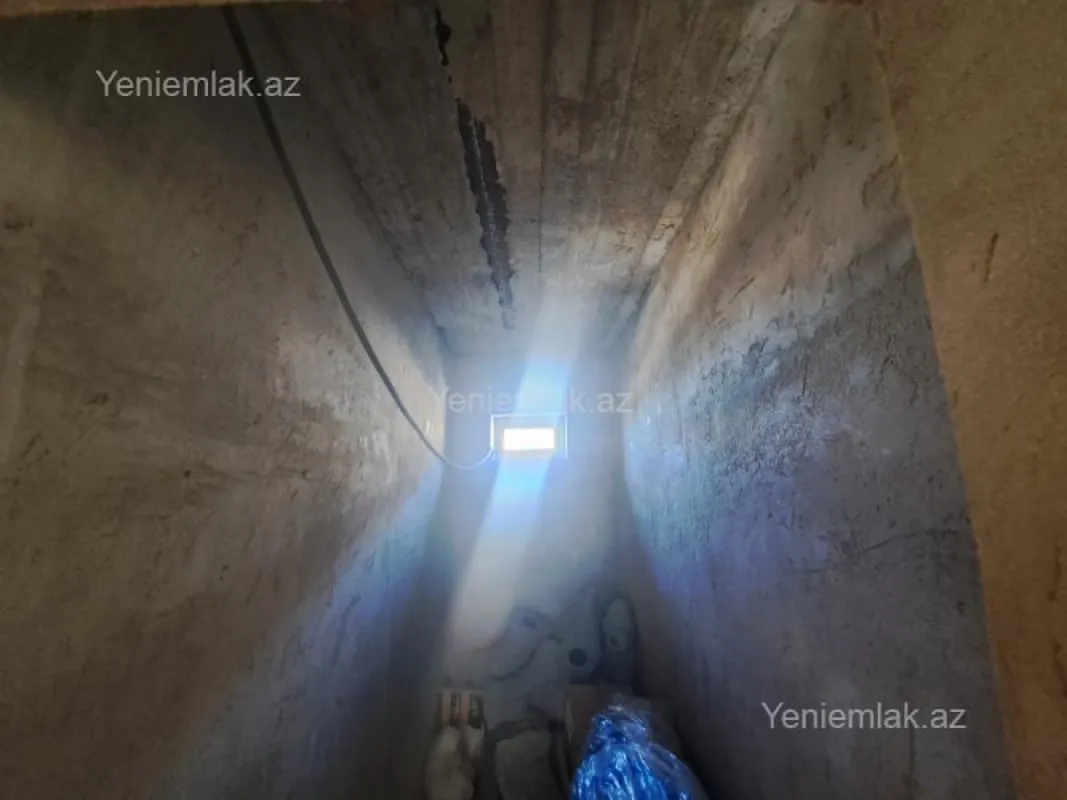 Satılır 5 otaqlı həyət evi 280 m²