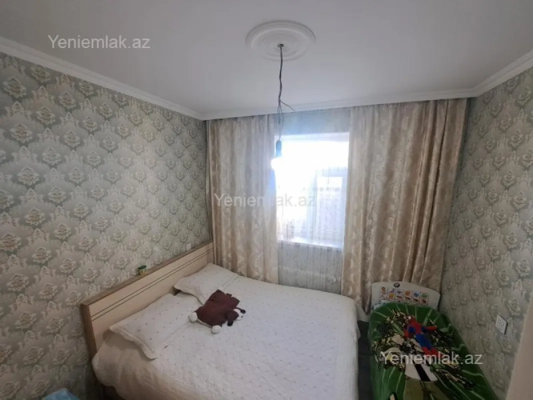 Satılır 5 otaqlı həyət evi 280 m²