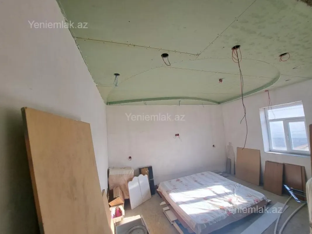 Satılır 5 otaqlı həyət evi 280 m²